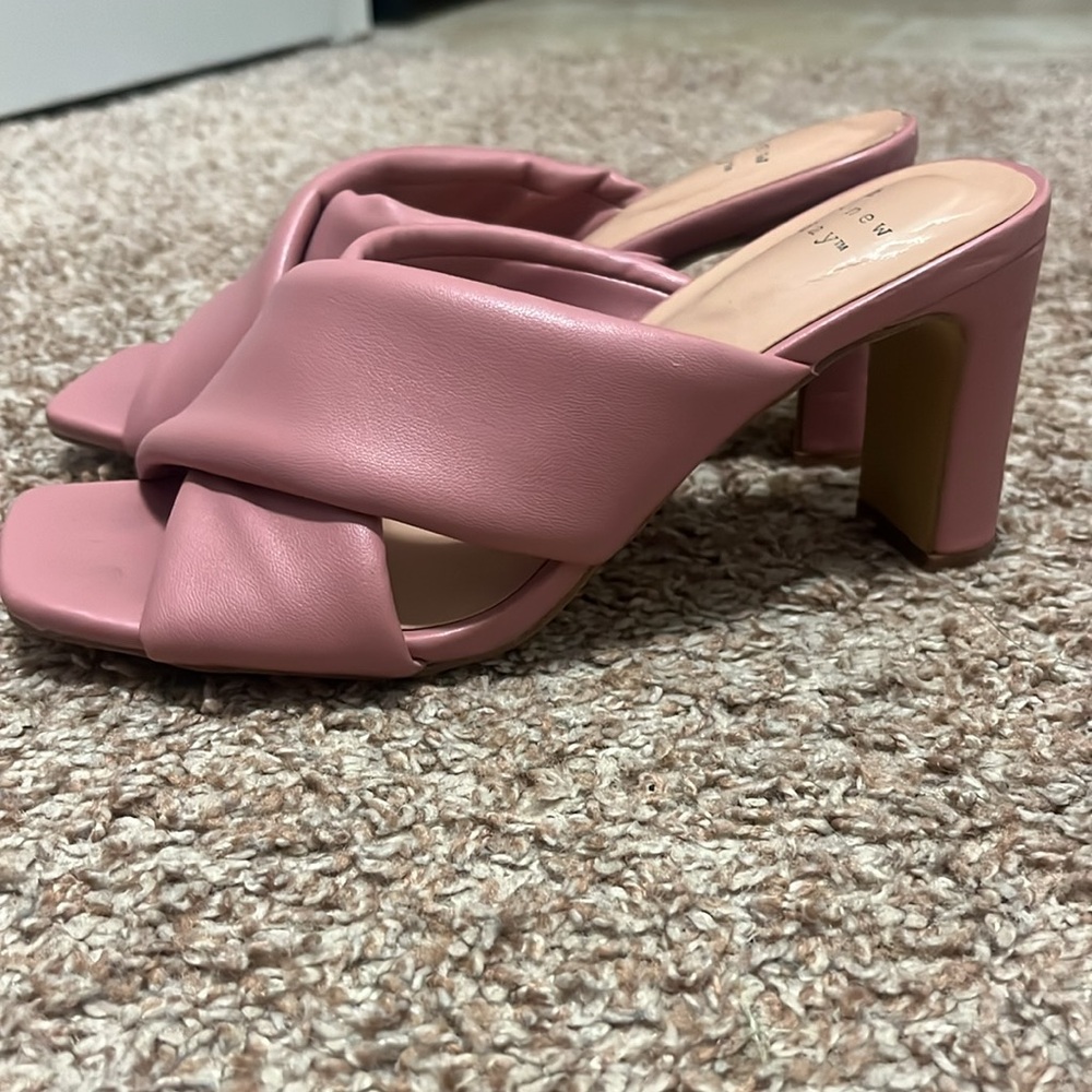 Pink heels 💋💋 - Picture 3 of 4